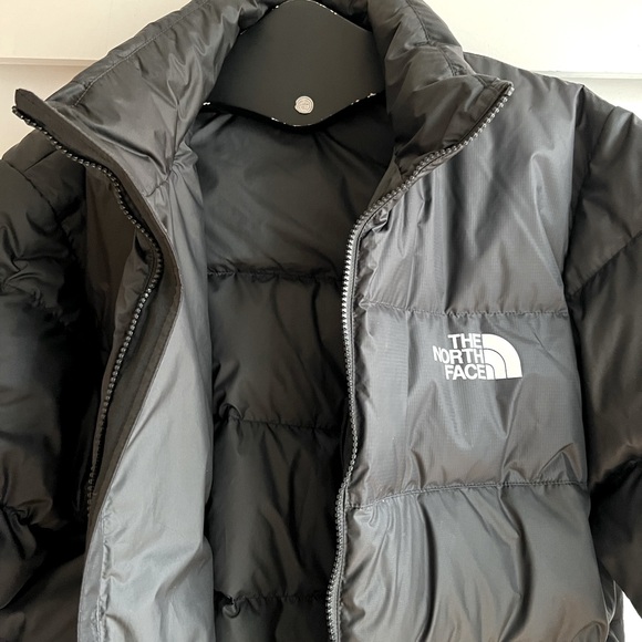 The North Face classic puffer - like new - Picture 5 of 9